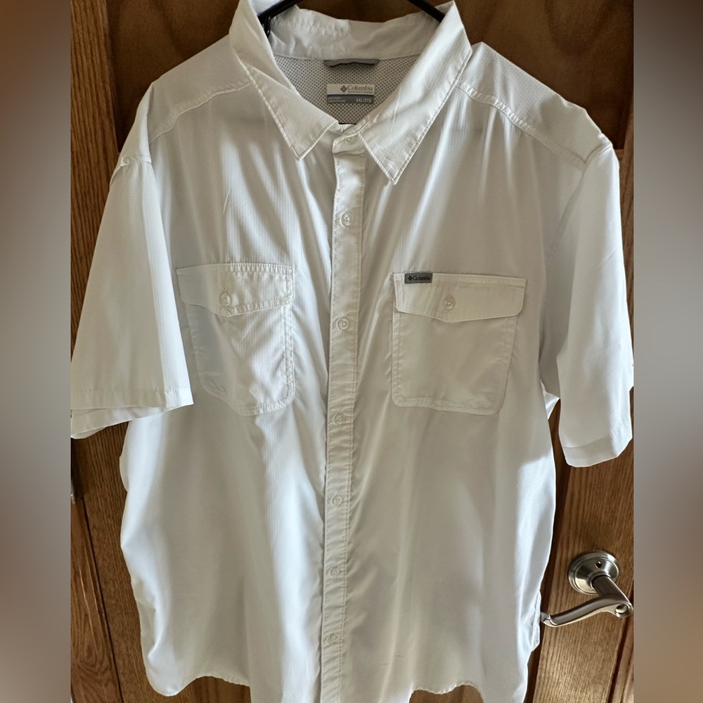 Columbia White Short Sleeve Shirt